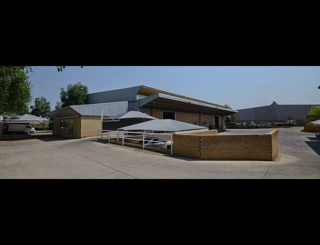1,428M² WAREHOUSE TO LET IN LINBRO PARK